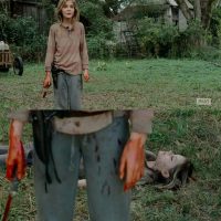 Lizzie kills Mika to turn her into The Walking Dead