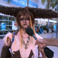 Jimmy Kimmel goes to Comic-Con for sexy cosplay (Pokemon Eevee cosplay)