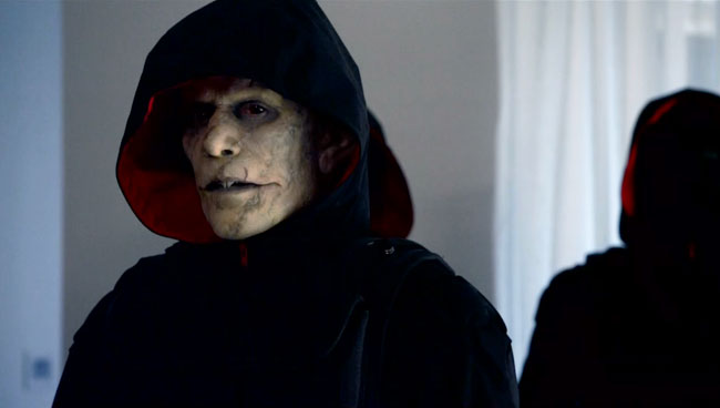 The Strain introduces Quinlan the Vampire Vampire Hunter "For Services Rendered"