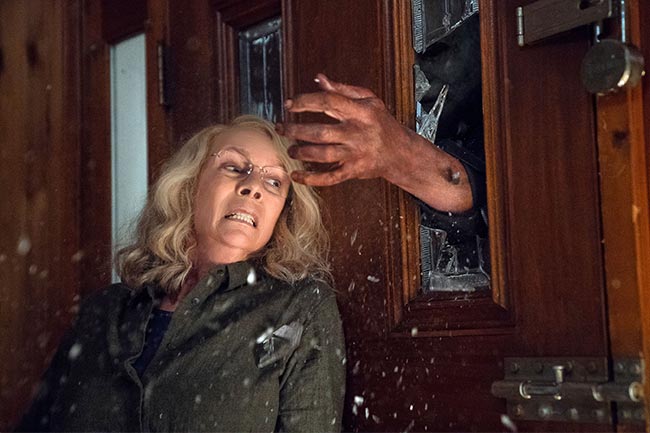 Halloween 2018 Laurie Strode (Jamie Lee Curtis) Michael Myers at door